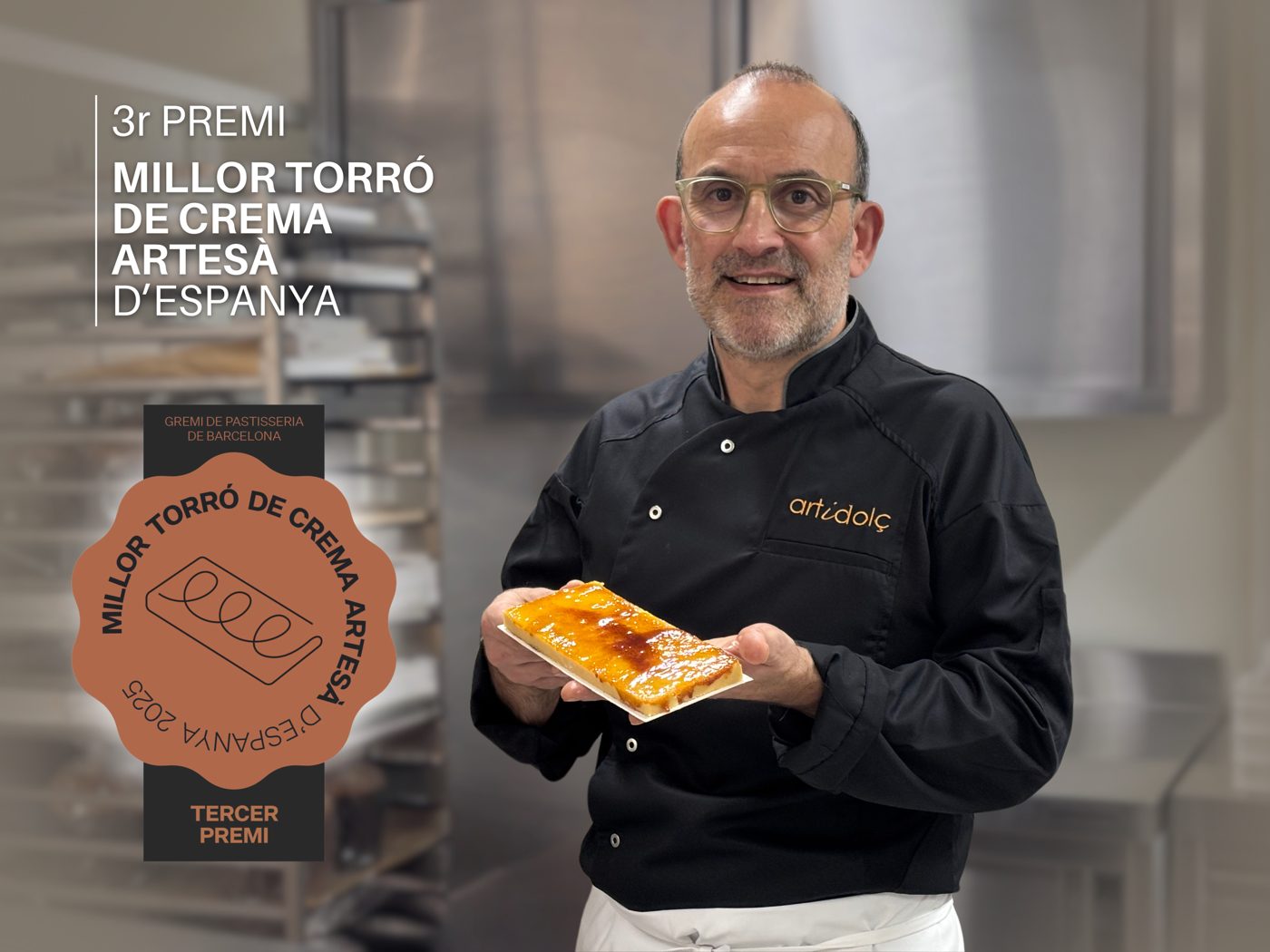El pastisser amb el premi al Millor Torró de Crema